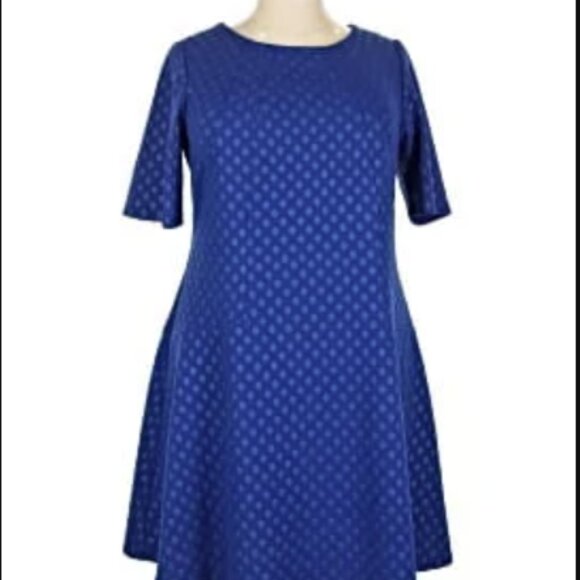 Avenue Dresses & Skirts - New Avenue Blue Polka Dot Round Neck Short Sleeve Stretch Dress size 22/24